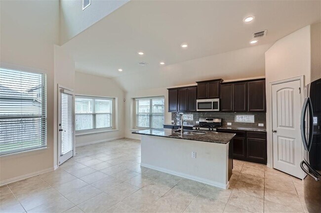 Building Photo - 602 Cardenas Ln