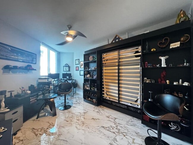 Building Photo - 2/2 in Marina Grande