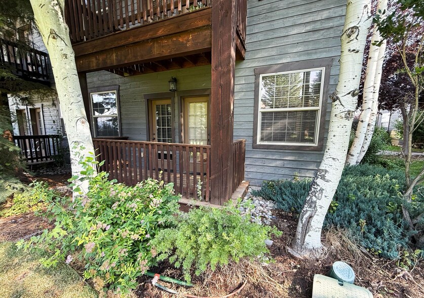 Building Photo - 715 Moraine Ct