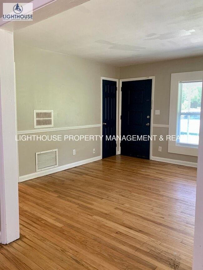 Building Photo - Fantastic 3 bed/2 bath home in Edgewood Ma...