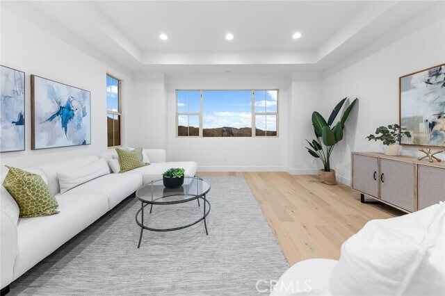 Building Photo - 206 Collino