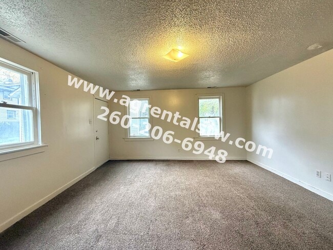 Building Photo - 1 Bedroom House - $200 off First Months Rent
