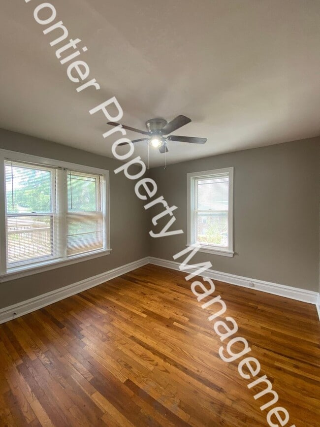 Building Photo - 2 Bed 1 Bath in Dutchtown!
