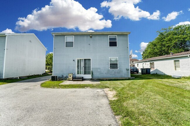Building Photo - 3704 Willow Run Dr