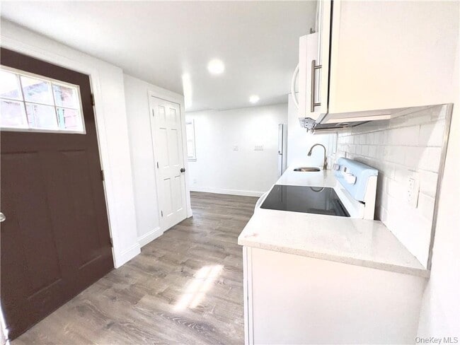 Building Photo - 254 Wixon Pond Rd