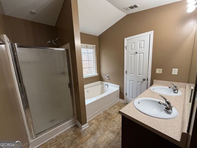 Building Photo - 2473 Capella Cir SW
