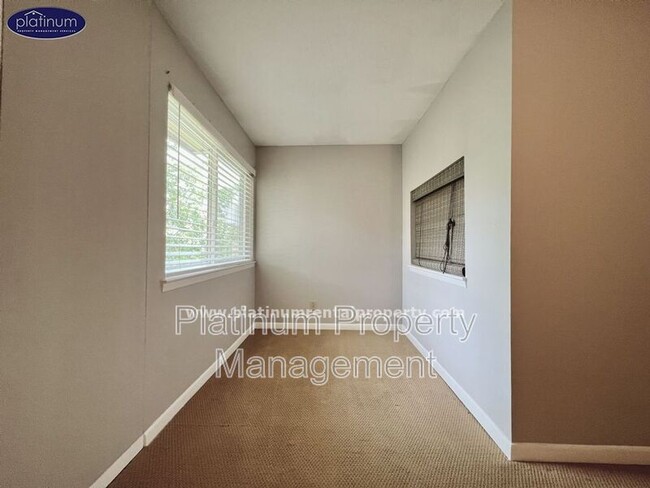 Building Photo - 63 Sandalwood Cir