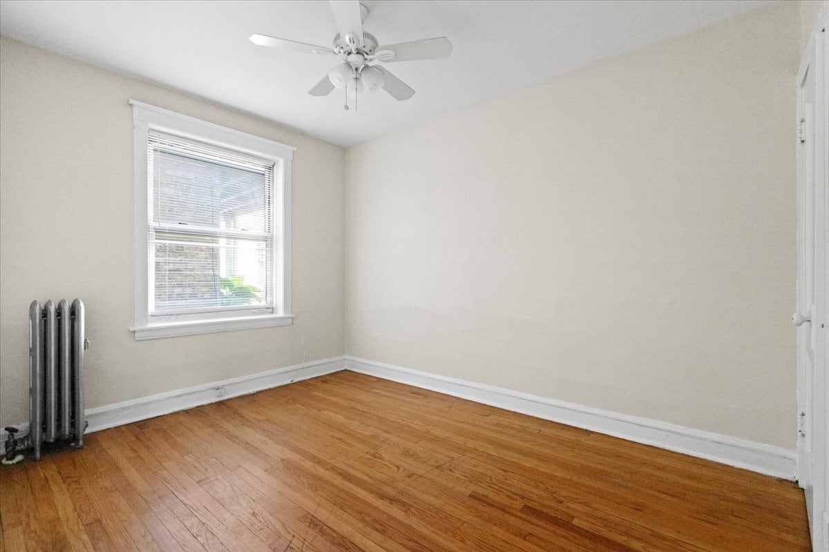 Building Photo - 2342 W Touhy Ave