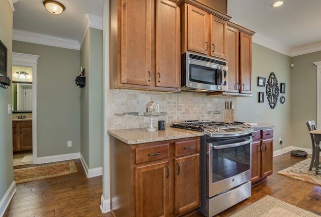 Building Photo - 5464 Everlook Cir