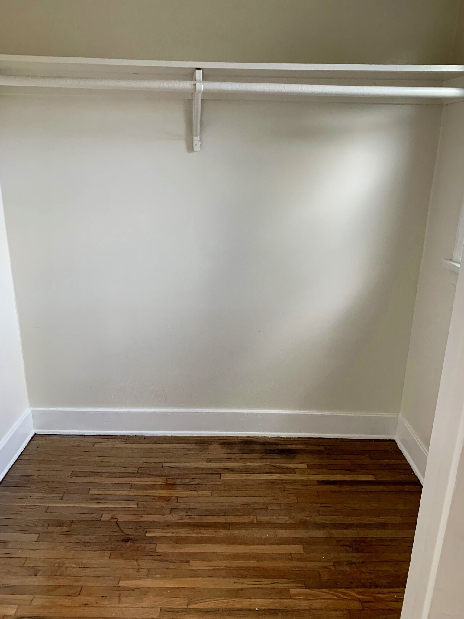 Building Photo - 642 N Genesee Ave