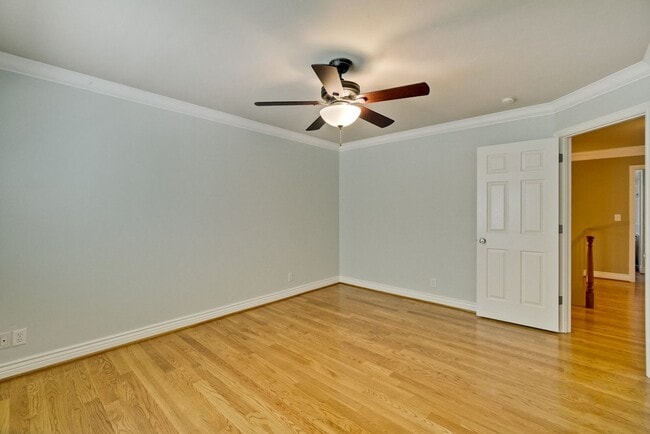 Building Photo - Stunning two-story spacious home on tranquil tree-lined street.