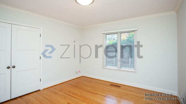 Building Photo - 16000 Greenwood Rd