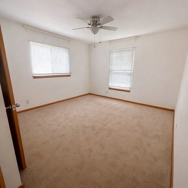 Building Photo - 2512 Tamm Ave