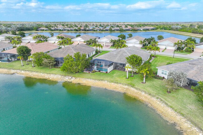 Building Photo - 14610 Edgewater Cir