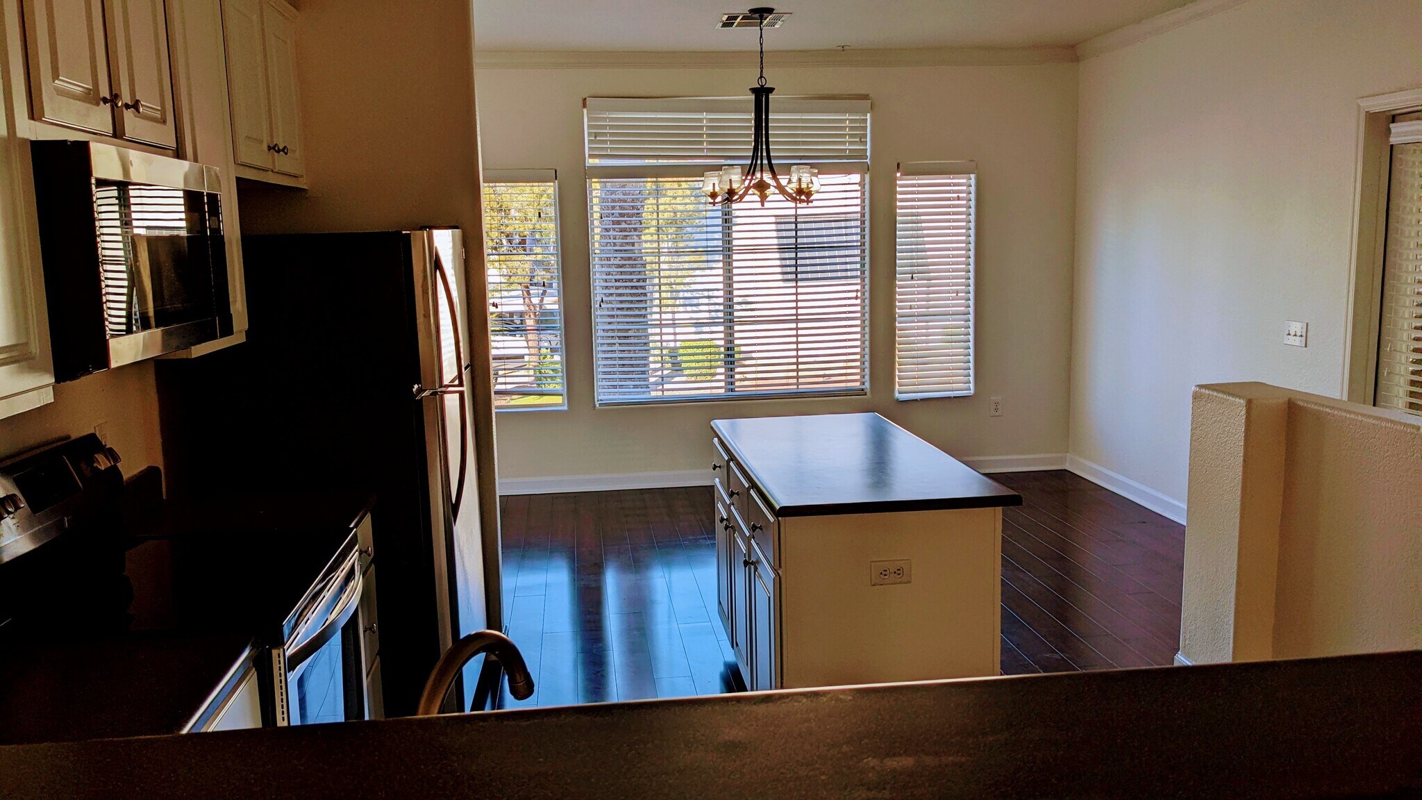 Building Photo - 4455 E Paradise Village Pky S