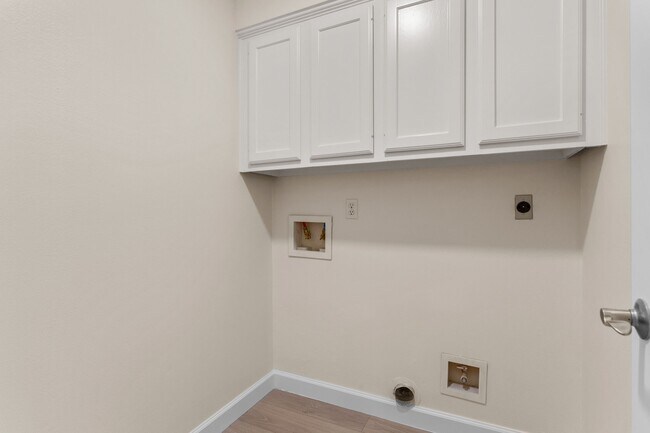 Building Photo - 35 Amber Sky Pl