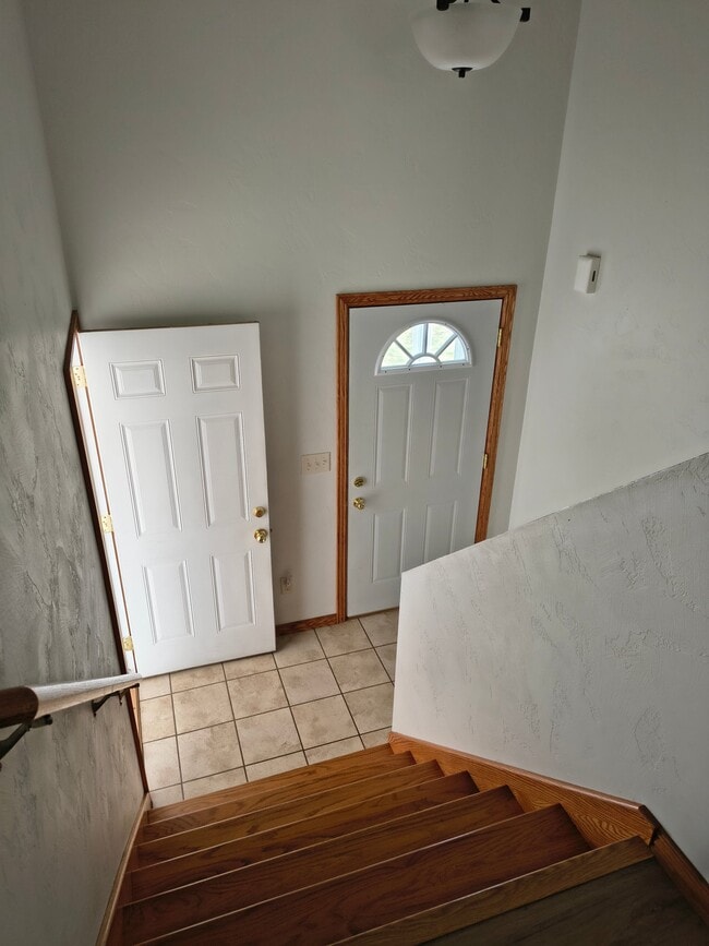 Building Photo - 1059 Rock Ledge Ln