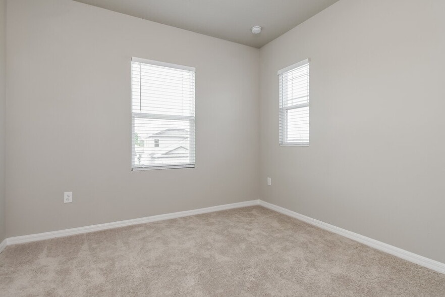 Building Photo - 2423 Gold Dust Dr