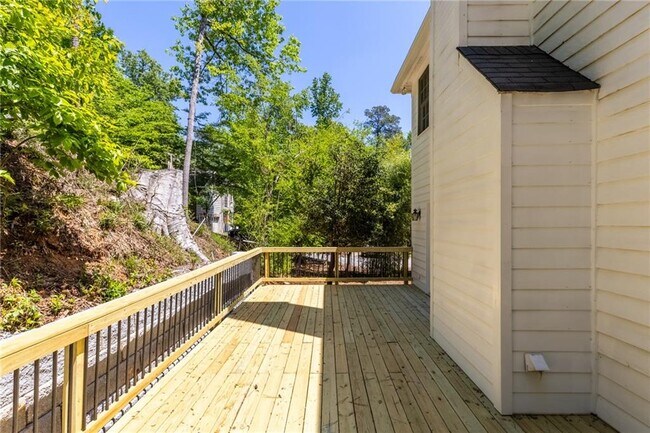 Building Photo - 5941 Wilbanks Dr