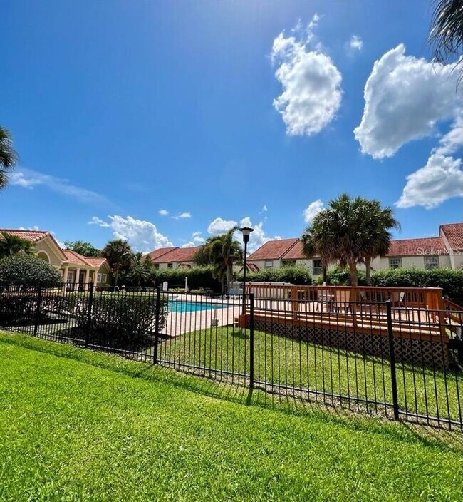 Building Photo - 413 Fountainhead Cir