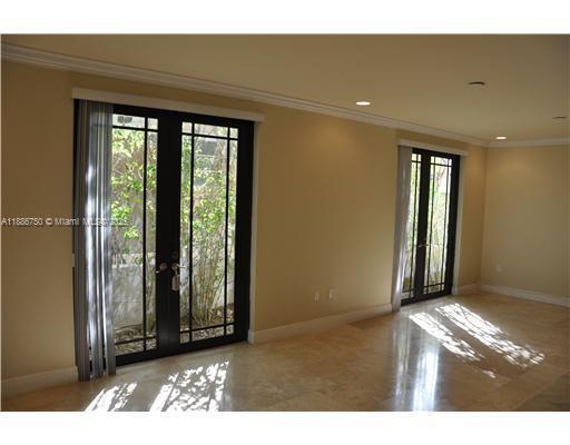 Building Photo - 404 Zamora Ave