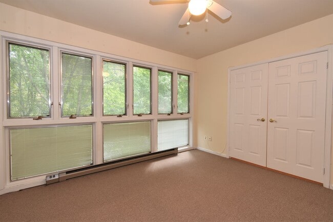 Building Photo - Big and Beautiful 2 Bedroom, 2 Full Bathroom, North Bethesda Condo!
