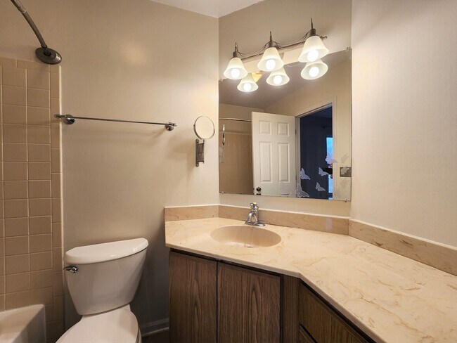 Building Photo - 1176 Sumac Trail