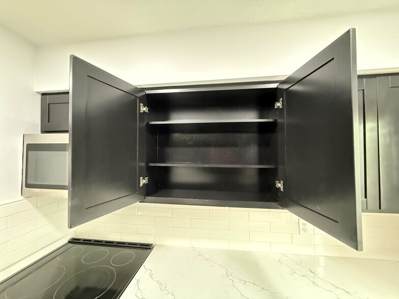 Building Photo - 3320 N Arnoult Rd