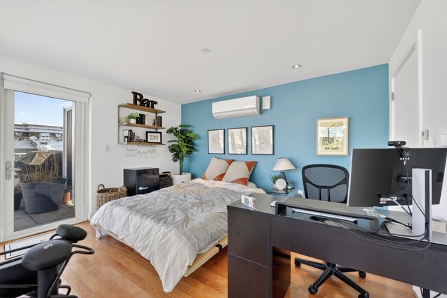 Building Photo - Modern 2BR Condo with Parking Included in Columbia Heights. Walkable Location!