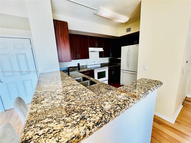 Building Photo - 2421 NE 65th St