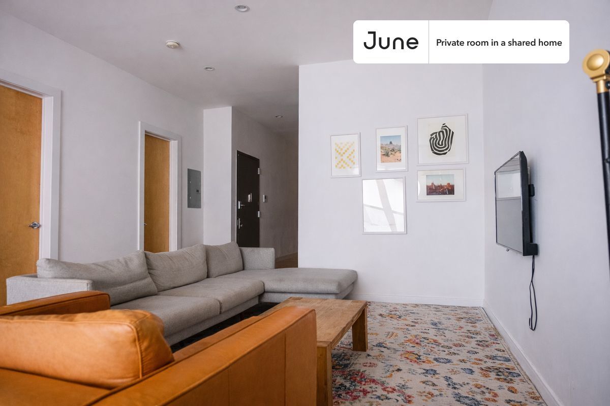 Building Photo - Room in Shared 2 bed/2 bath home