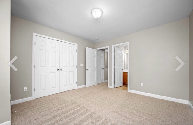 Building Photo - 105 4th Ave