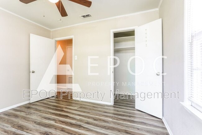 Building Photo - 118 Darden Dr