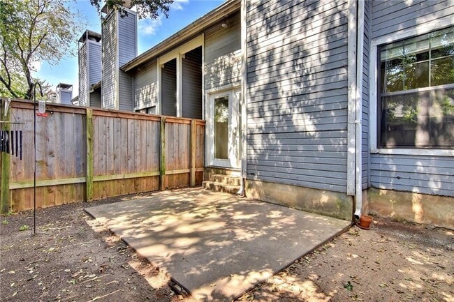 Building Photo - 1010 W Rundberg Ln