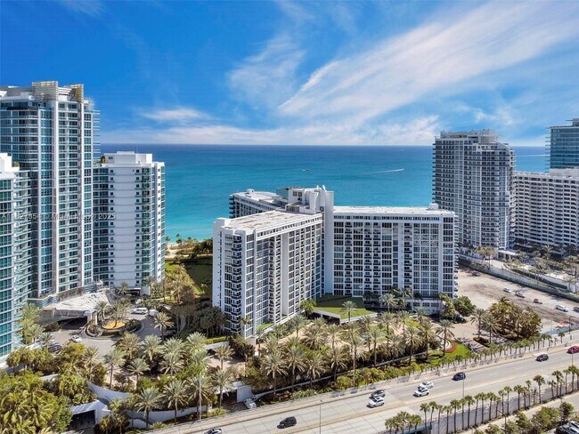 Building Photo - 10275 Collins Ave