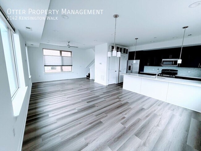 Building Photo - 2142 Kensington Walk