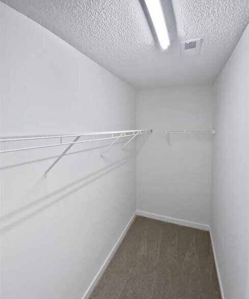 Building Photo - 2564 Captains Watch Rd NE