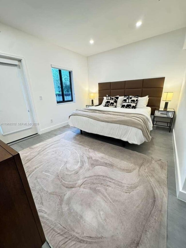 Building Photo - 1854 SW 17th St