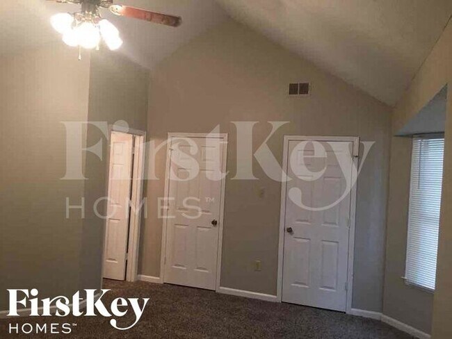 Building Photo - 6715 Valley Bend Dr