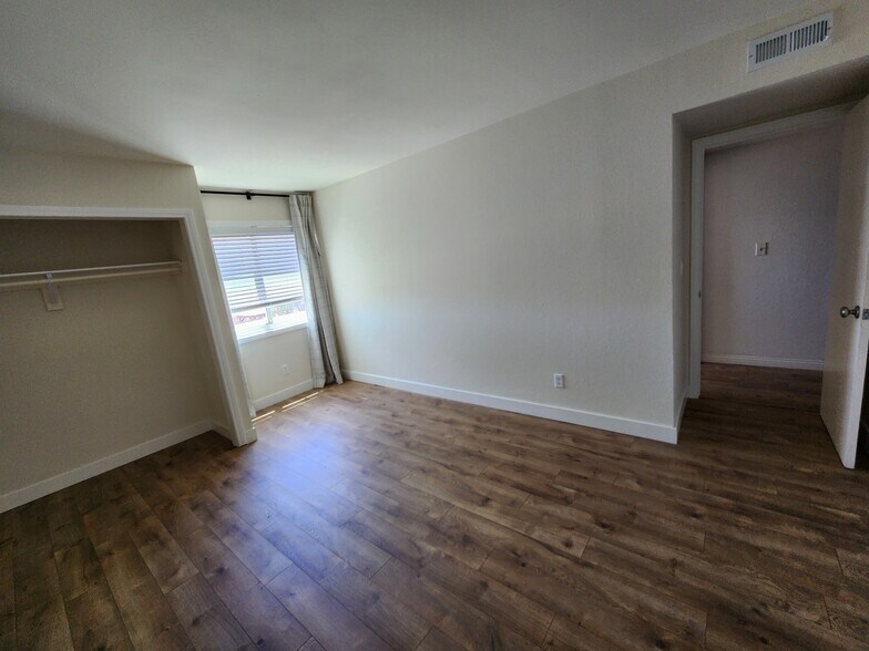 Building Photo - 4030 Mount Acadia Blvd