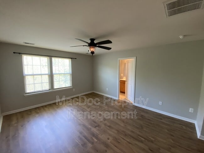 Building Photo - 302 Brenton Rd