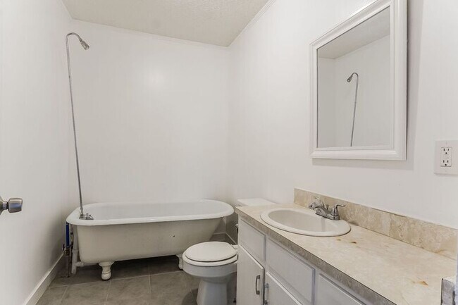 Building Photo - 5517 Kiska Ave