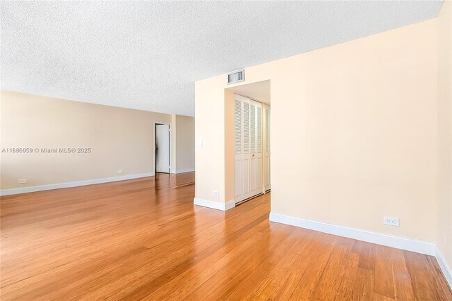 Building Photo - 250 174th St