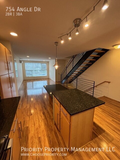 Building Photo - 754 Angle Dr