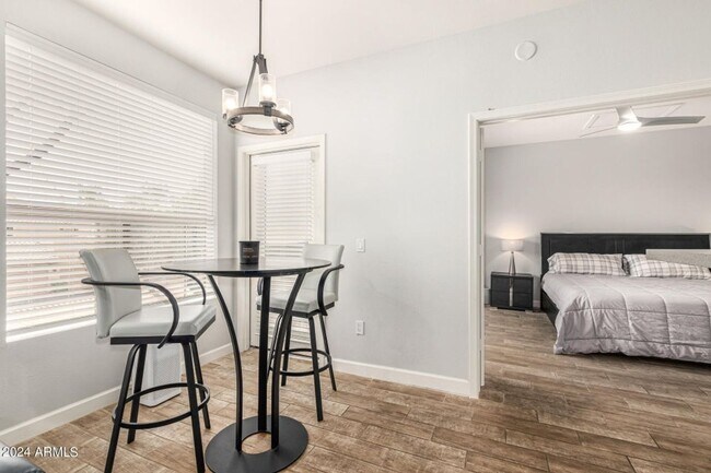 Building Photo - Lovely unit at Mira Vista Condominiums