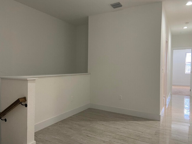 Building Photo - 281 Bella Sol Way