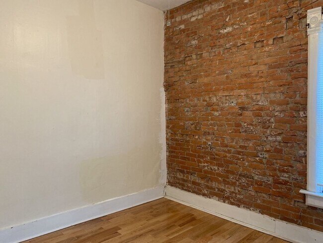 Building Photo - Classic Old Town Fort Collins 2 Bed 2 Bath Home Close to CSU