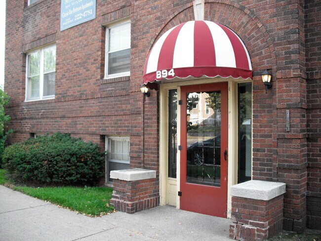 Building Photo - 894 St Clair Ave
