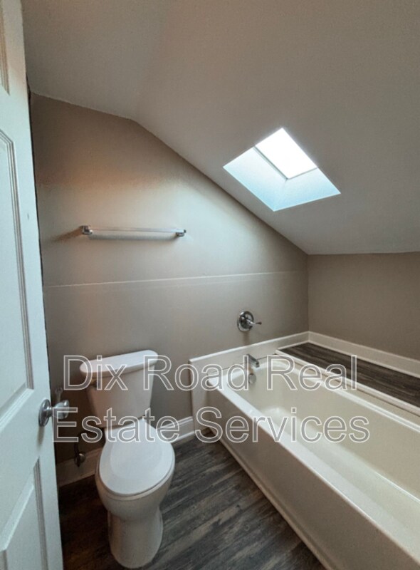 Building Photo - 3517 Trimble Ave