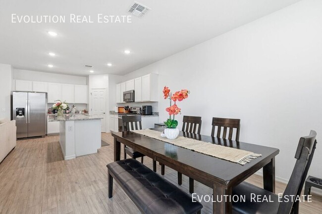 Building Photo - 5532 W Coplen Farms Rd